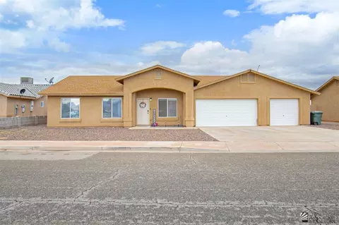 4052 S Sunflower Dr, Yuma, AZ 85365