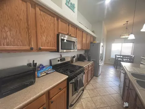 Kitchen - 11621 E 27 St, Yuma, AZ 85367 photo 2 of 3
