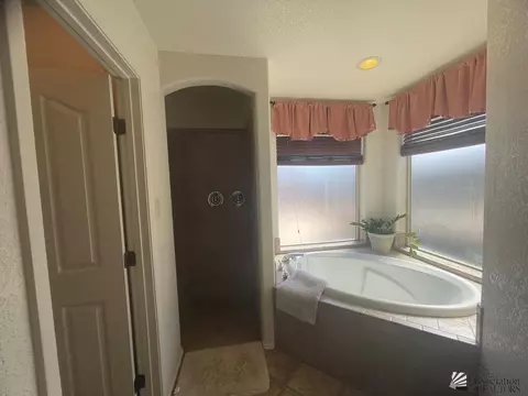 Bath - 11621 E 27 St, Yuma, AZ 85367 photo 1 of 3
