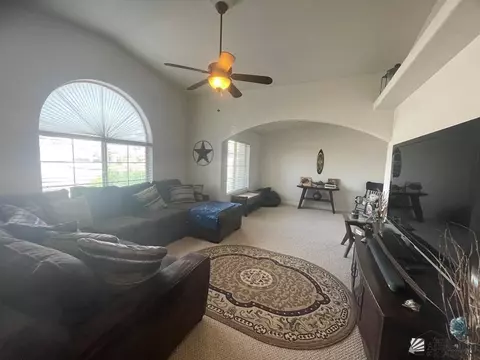 Living - 11621 E 27 St, Yuma, AZ 85367 photo 2 of 3