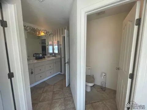 Bath - 11621 E 27 St, Yuma, AZ 85367 photo 2 of 3