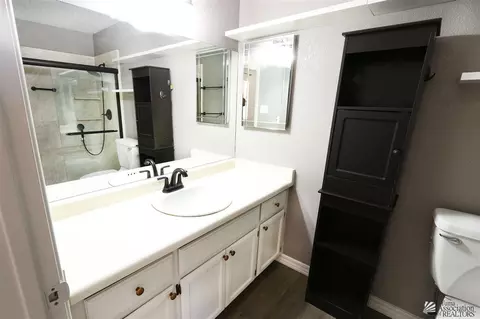 Bath - 7475 E 24 Ln, Yuma, AZ 85365 photo 2 of 3