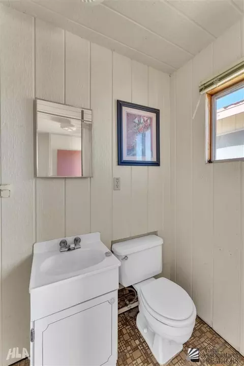 Bath - 12434 E Brenda Dr, Yuma, AZ 85367 photo 5 of 6