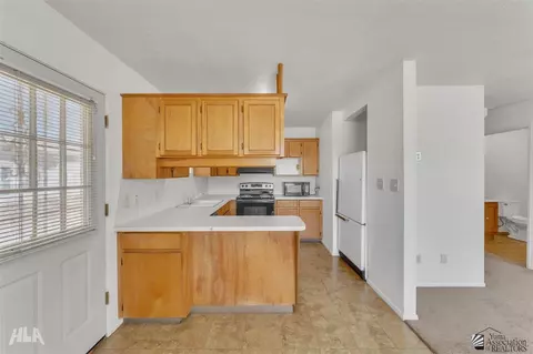 Kitchen - 12434 E Brenda Dr, Yuma, AZ 85367 photo 2 of 6