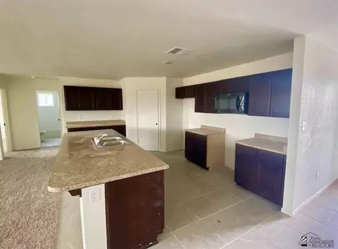 7664 E 43 St, Yuma, AZ 85365 photo 5