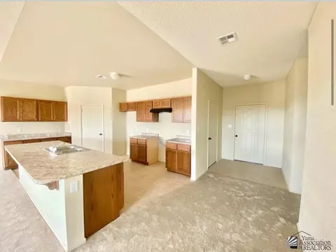 7664 E 43 St, Yuma, AZ 85365 photo 2