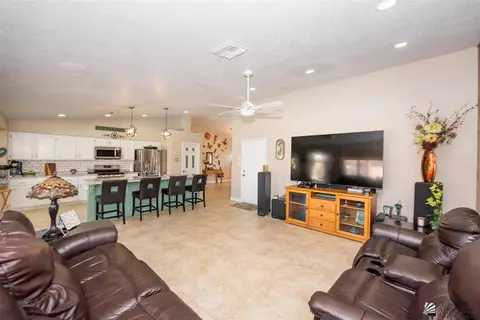 8774 E 25 St, Yuma, AZ 85365 photo 5