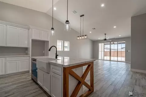 7921 E 35 St, Yuma, AZ 85365 photo 3