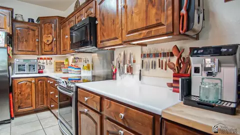 Kitchen - 14779 E 49 St, Yuma, AZ 85367 photo 2 of 4