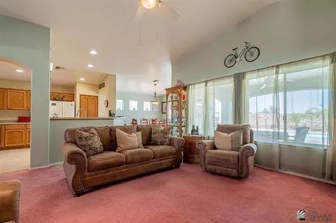 Living - 14294 E 50 Dr, Yuma, AZ 85367 photo 3 of 4