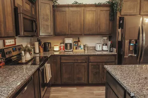Kitchen - 5336 E 34 St, Yuma, AZ 85365 photo 2 of 2