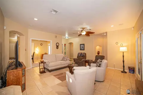 Living - 14297 E 49 Ln, Yuma, AZ 85367 photo 3 of 3