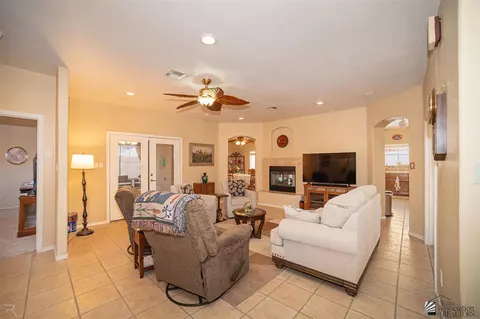 Living - 14297 E 49 Ln, Yuma, AZ 85367 photo 1 of 3