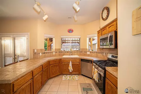 Kitchen - 14297 E 49 Ln, Yuma, AZ 85367 photo 1 of 3