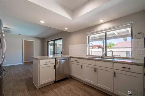 2214 E 26 Way, Yuma, AZ 85365 photo 9