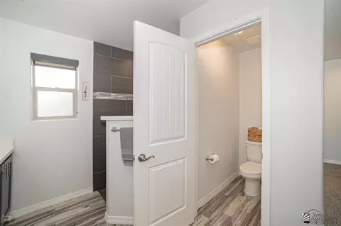 Bath - 8546 E 34 Pl, Yuma, AZ 85365 photo 3 of 5