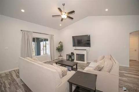 Living - 8546 E 34 Pl, Yuma, AZ 85365 photo 1 of 3