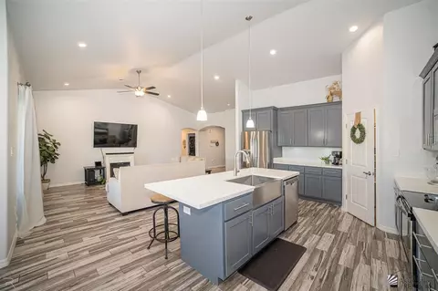 Kitchen - 8546 E 34 Pl, Yuma, AZ 85365 photo 3 of 4