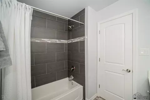 Bath - 8546 E 34 Pl, Yuma, AZ 85365 photo 4 of 5