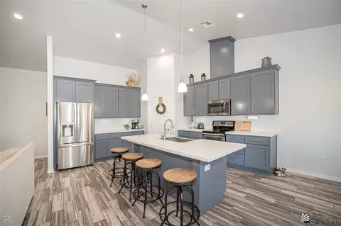 Kitchen - 8546 E 34 Pl, Yuma, AZ 85365 photo 2 of 4