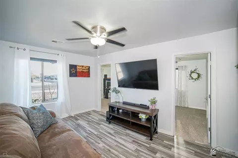 Living - 8546 E 34 Pl, Yuma, AZ 85365 photo 2 of 3