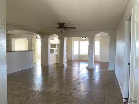 Living - 6264 E 40 Pl, Yuma, AZ 85365 photo 1 of 4