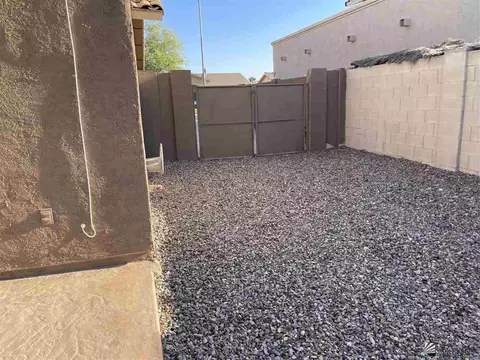 Exterior - 6264 E 40 Pl, Yuma, AZ 85365 photo 7 of 9