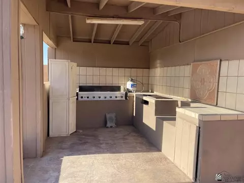 Kitchen - 6264 E 40 Pl, Yuma, AZ 85365 photo 4 of 4
