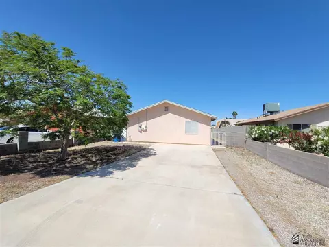 11542 S Phoenix Dr, Yuma, AZ 85367