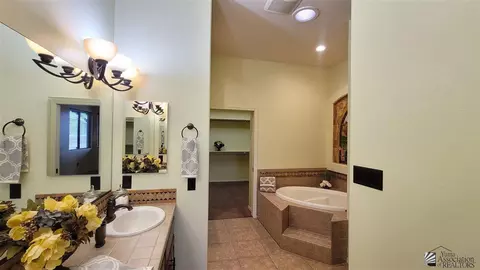 Bath - 14859 E 47 Ln, Yuma, AZ 85367 photo 2 of 6
