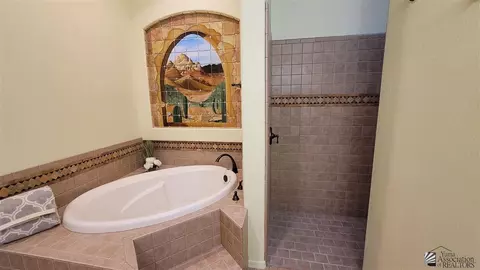 Bath - 14859 E 47 Ln, Yuma, AZ 85367 photo 4 of 6