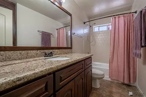 Bath - 6184 E 43 St, Yuma, AZ 85365 photo 2 of 3