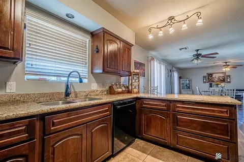 Kitchen - 6184 E 43 St, Yuma, AZ 85365 photo 4 of 4