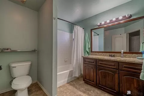 Bath - 6184 E 43 St, Yuma, AZ 85365 photo 1 of 3