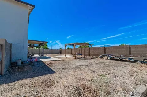 Exterior - 6184 E 43 St, Yuma, AZ 85365 photo 5 of 7