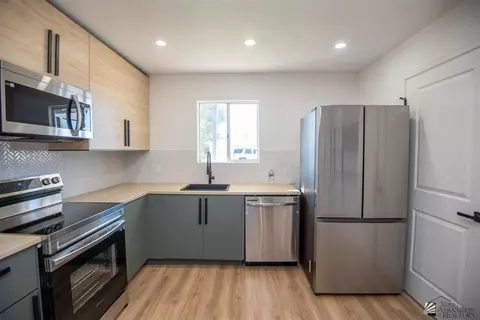 Kitchen - 1545 E 27 Pl, Yuma, AZ 85365 photo 2 of 4