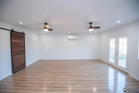 Living - 1545 E 27 Pl, Yuma, AZ 85365 photo 8 of 9