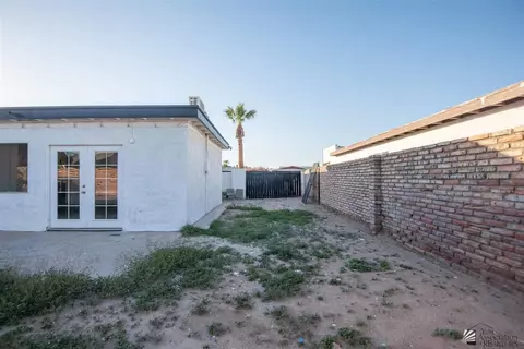 Exterior - 1545 E 27 Pl, Yuma, AZ 85365 photo 5 of 8