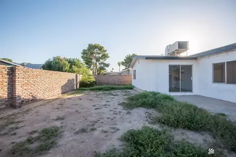 Exterior - 1545 E 27 Pl, Yuma, AZ 85365 photo 4 of 8