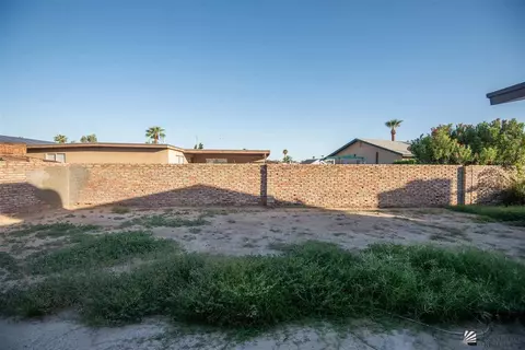 Exterior - 1545 E 27 Pl, Yuma, AZ 85365 photo 3 of 8