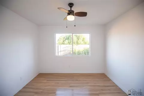 Bedroom - 1545 E 27 Pl, Yuma, AZ 85365 photo 5 of 8