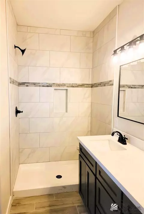 Bath - 7946 E 35 St, Yuma, AZ 85365 photo 1 of 2
