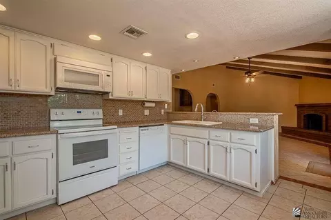 3435 E Sombra Ln, Yuma, AZ 85365 photo 8