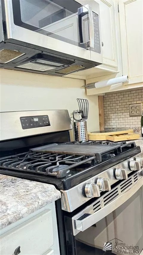 Kitchen - 234 E 25 St, Yuma, AZ 85364 photo 5 of 6