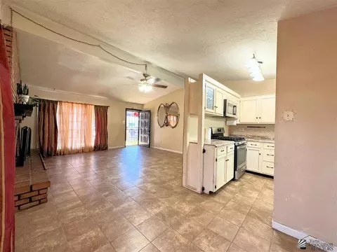 Kitchen - 234 E 25 St, Yuma, AZ 85364 photo 6 of 6