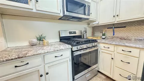 Kitchen - 234 E 25 St, Yuma, AZ 85364 photo 1 of 6