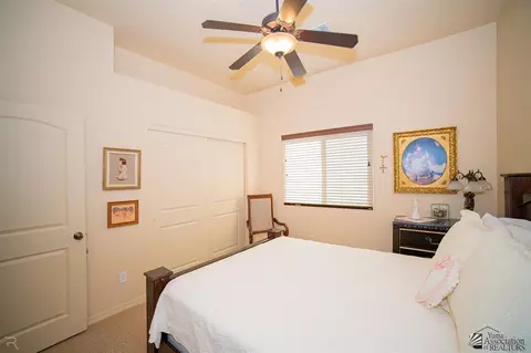 Bedroom - 5605 E 39 Ln, Yuma, AZ 85365 photo 2 of 5