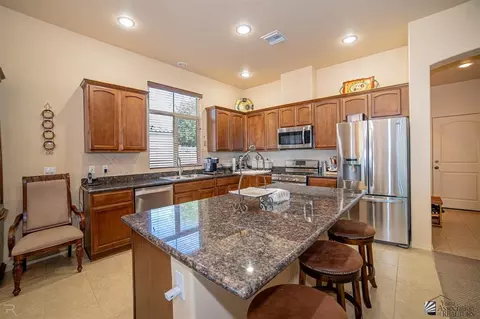 Kitchen - 5605 E 39 Ln, Yuma, AZ 85365 photo 3 of 3