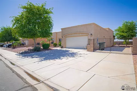 Exterior - 5605 E 39 Ln, Yuma, AZ 85365 photo 4 of 11
