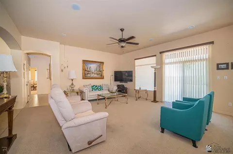 Living - 5605 E 39 Ln, Yuma, AZ 85365 photo 2 of 2